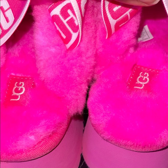 UGG Vibrant Pink Slippers with Heart Accent. Brand New‼️ Without Box - Picture 14 of 15